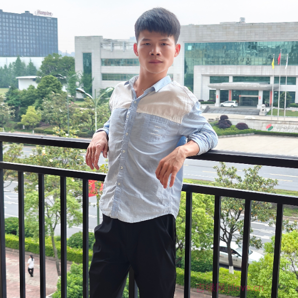 湖南28岁单身帅哥真诚找对象-丽水征婚相亲网